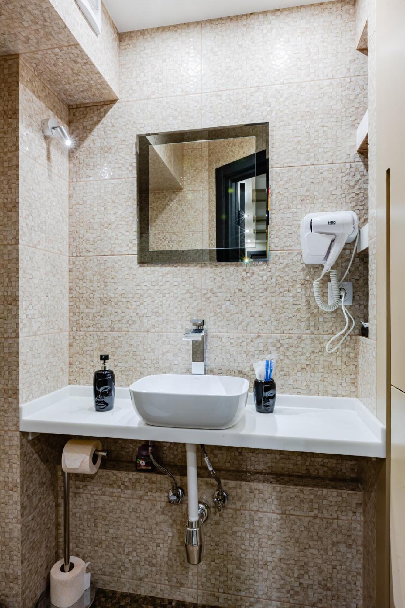 Luxury Apartment With Pool And Hammam Kyiv Exterior photo