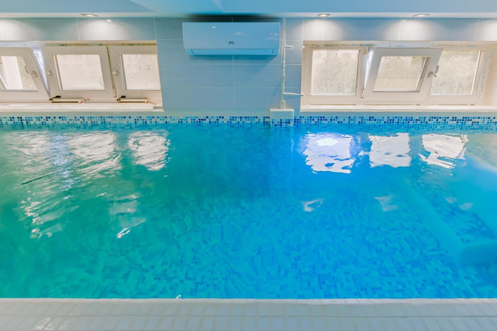 Luxury Apartment With Pool And Hammam Kyiv Exterior photo